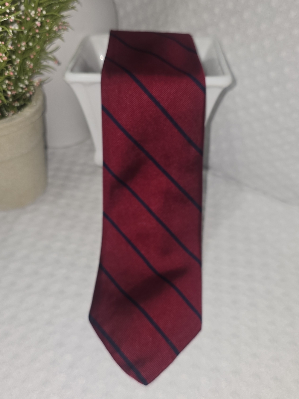 LAUREN RALPH LAUREN 100% SILK CRIMSON NAVY STRIPE TIE MENS CLASSIC BUSINESS